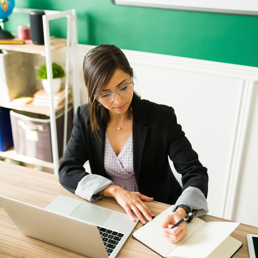 Curso práctico para convertirse en asistente administrativo contable con conocimientos esenciales en RR.HH.