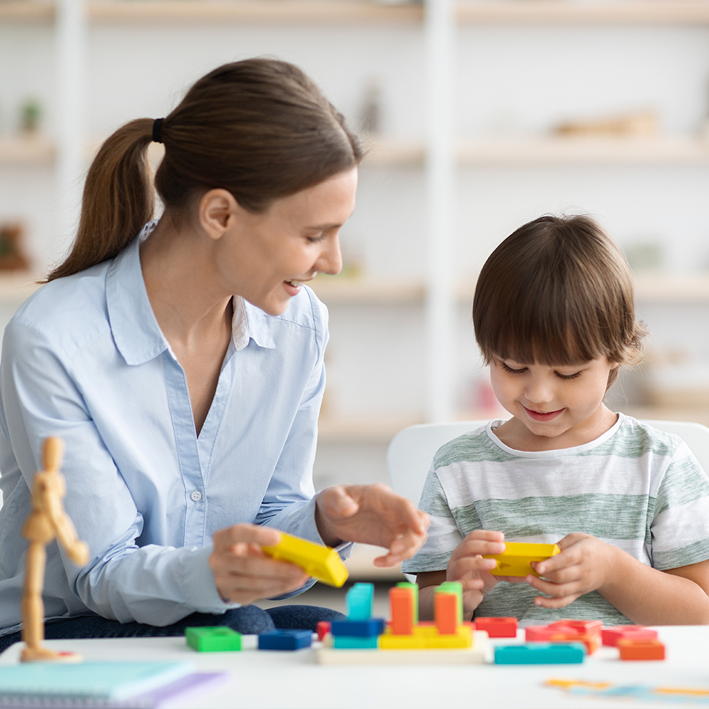 ¿Te interesa el mundo inmobiliario? Conviértete en corredor de propiedades y abre puertas”